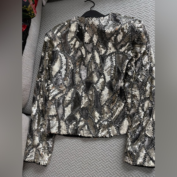 Alice+Olivia Kidman embellished-beaded crew neck jacket. NWT, size M. - Picture 5 of 5